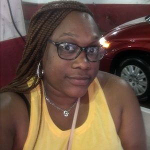 Meet your Posher, Suzette